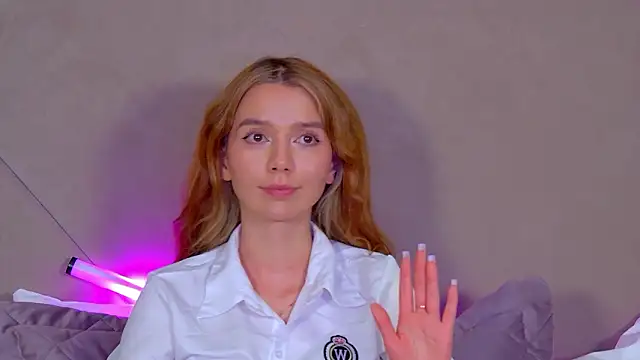 VanessaVienne online show from February 3, 2:53 am