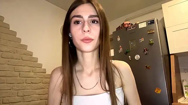 ElsieKuhlmann online show from February 9, 5:21 am