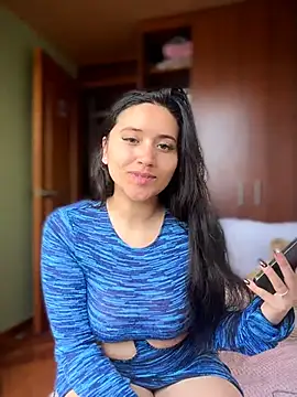 Veronica Wins  online show from June 25, 2:07 pm