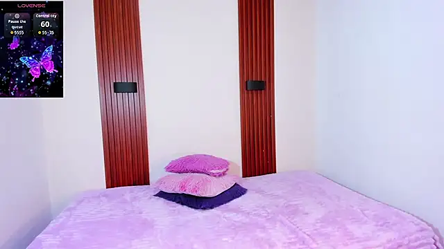 Brendajennerr online show from March 12, 10:34 pm