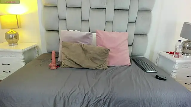 kimberly colle7 online show from February 25, 8:07 pm