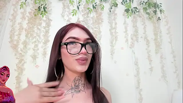 lizz lunna online show from July 14, 12:55 am