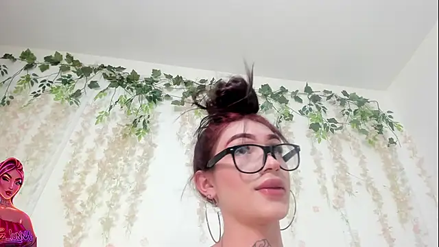 lizz lunna online show from July 11, 9:26 pm