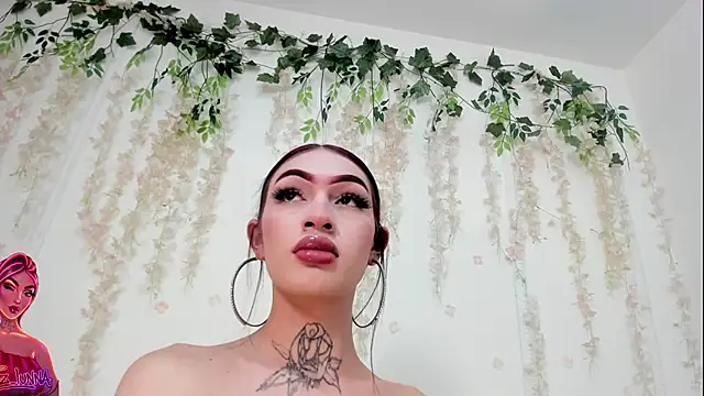lizz lunna online show from July 16, 11:31 pm