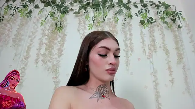 lizz lunna online show from June 16, 8:43 pm