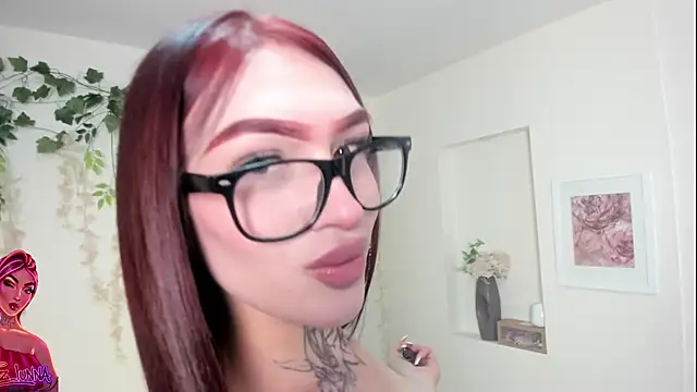 lizz lunna online show from July 14, 2:05 am