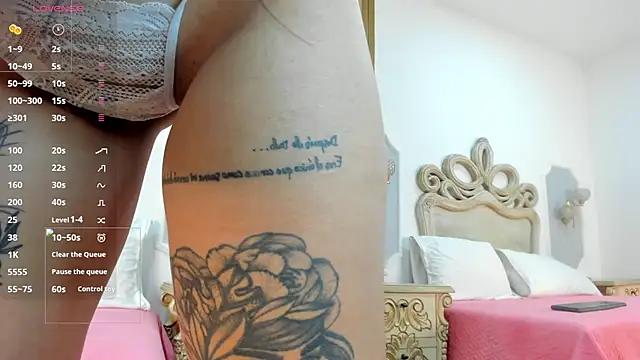 paulina lux online show from April 27, 7:44 pm