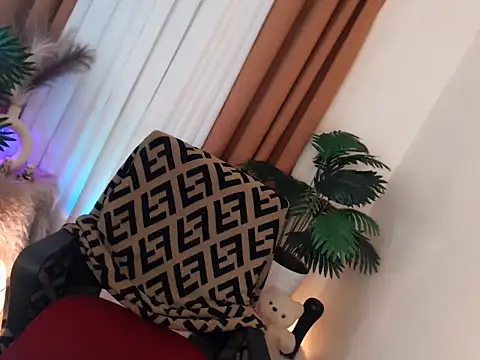 AmandaSmithTs online show from March 12, 5:15 pm