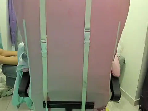 jenniferbodys online show from March 8, 2:04 am