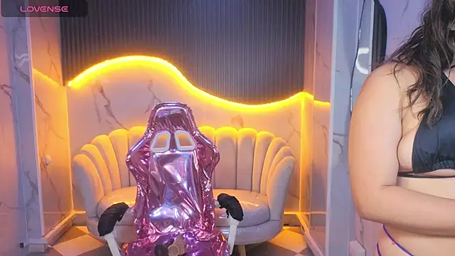 Clhoe b online show from July 30, 9:26 pm