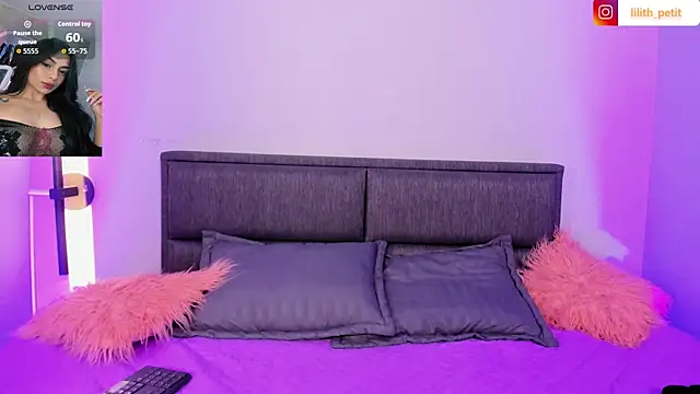 lilith petit  online show from July 18, 1:46 pm