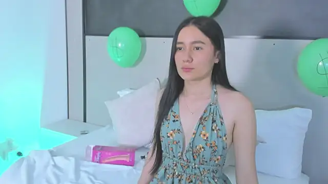 mia slora online show from March 17, 12:20 pm