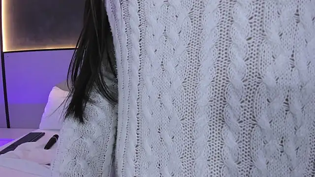 mia slora online show from July 28, 12:12 pm