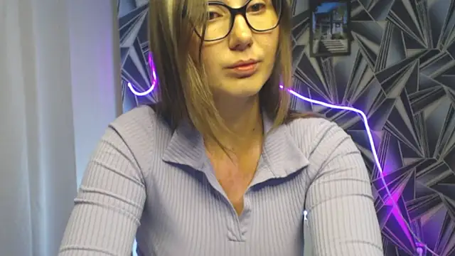 NikkiKiss    online show from May 13, 12:17 am