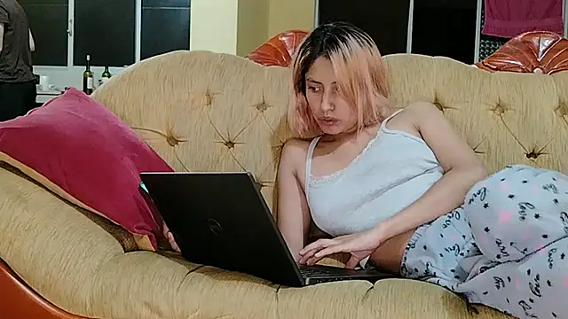 mindymiaw online show from July 10, 2:01 am