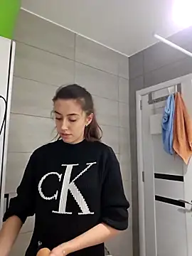 Virgin Pussy SquirtX online show from February 9, 6:43 pm