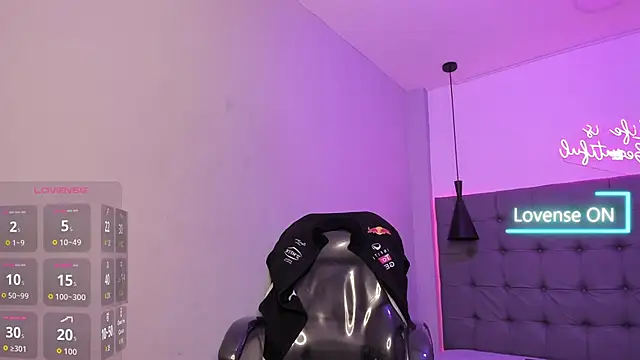 scarletcherry18 online show from June 27, 12:22 pm