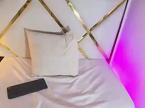 Real virgin Pussy online show from June 12, 7:55 pm