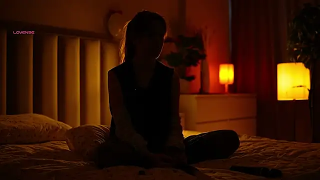 oopsnaked online show from February 11, 10:17 am