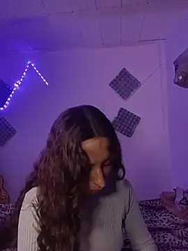 AlexxaAndRileyy online show from August 7, 11:34 pm