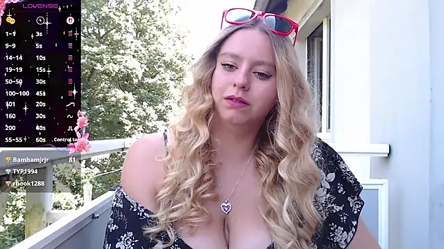 Mia lou05 online show from July 13, 7:53 am