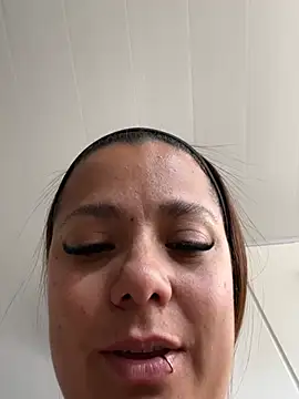 Pretty  Milf online show from March 19, 5:17 pm