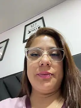 Pretty  Milf online show from June 25, 2:40 pm