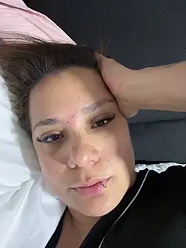 Pretty  Milf online show from June 13, 4:37 pm