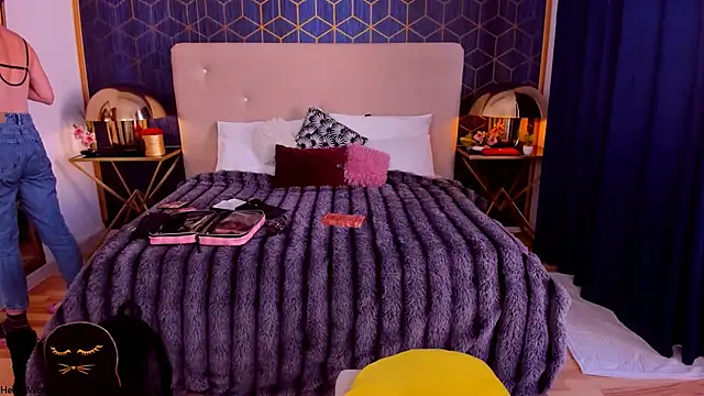 GingerWixxx online show from March 10, 10:30 am