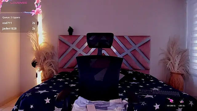 ella  olmos online show from July 21, 2:40 pm