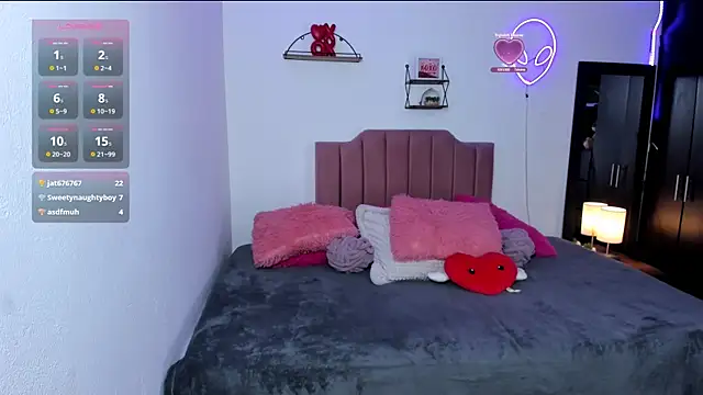 Nina curves online show from March 14, 3:51 am