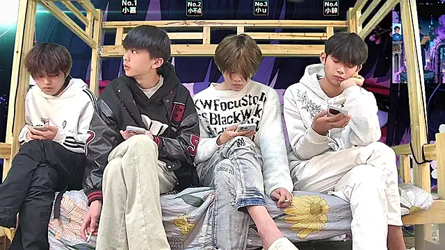 xiaohuangren01 online show from March 15, 11:56 am