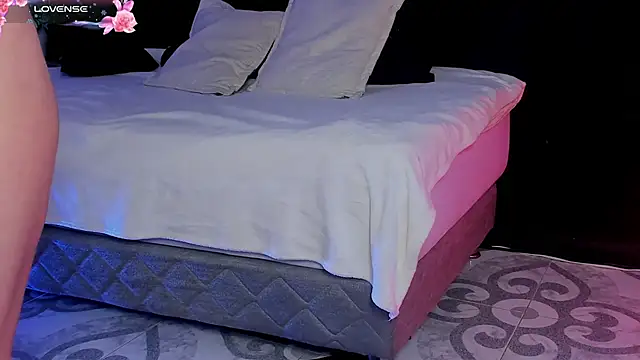 Noaah25  online show from June 20, 3:32 am