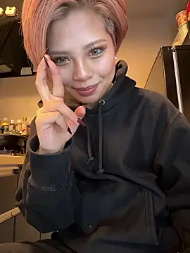 BADBITCHISAKI online show from May 1, 1:47 pm