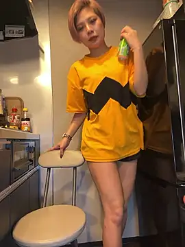 BADBITCHISAKI online show from May 2, 1:47 pm