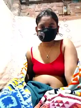 Hot Sweeti online show from February 12, 11:45 am