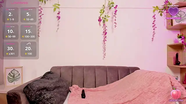 chloe peach  online show from June 18, 1:05 pm