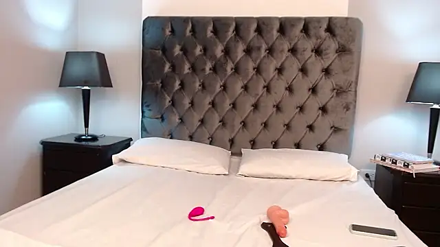 Kiri Black  online show from February 12, 4:14 am