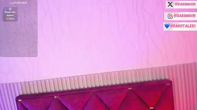 DakotaMoonn online show from March 10, 1:15 pm