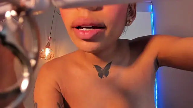Scarlet Vixen  online show from July 3, 12:44 pm