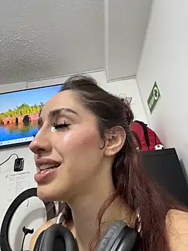elodie rouge online show from July 13, 2:29 pm