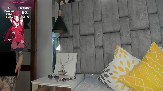JenniQ69 online show from June 18, 7:30 pm