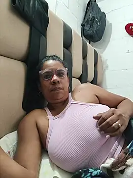 Zeyllyjhonson online show from July 30, 7:48 pm