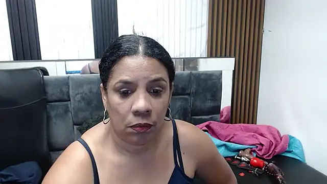 Zeyllyjhonson online show from July 3, 3:29 pm