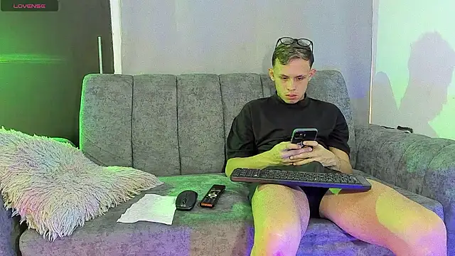 Two sexboys online show from March 17, 7:29 pm