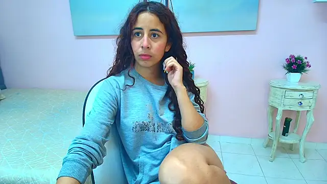 scarlett clyde online show from July 8, 12:51 pm