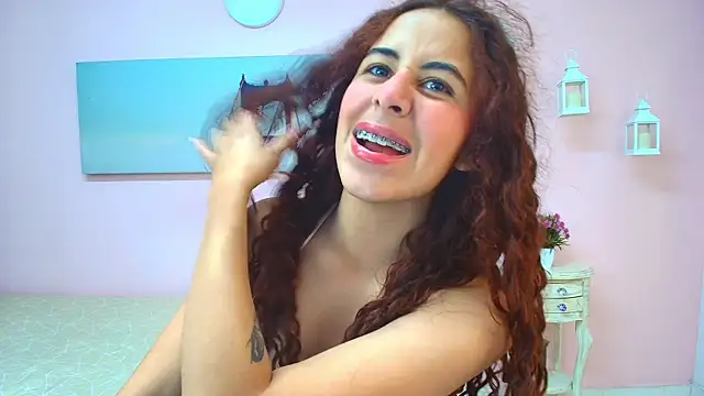 scarlett clyde online show from June 26, 12:39 pm