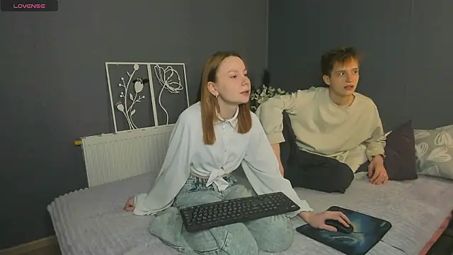 Lola Raivis  online show from March 22, 7:42 pm