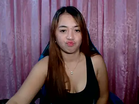 pinay mayahiga online show from April 28, 1:59 pm