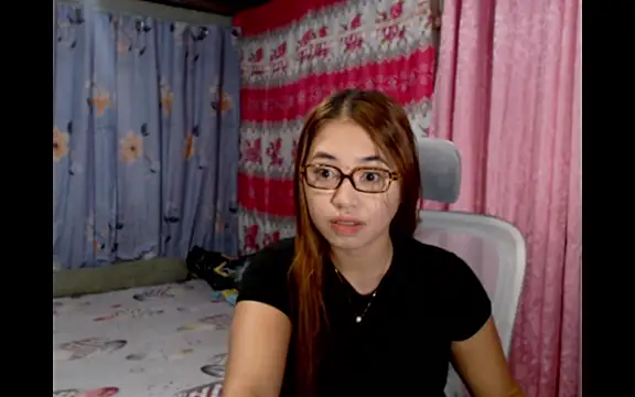 pinay mayahiga online show from July 9, 2:52 pm